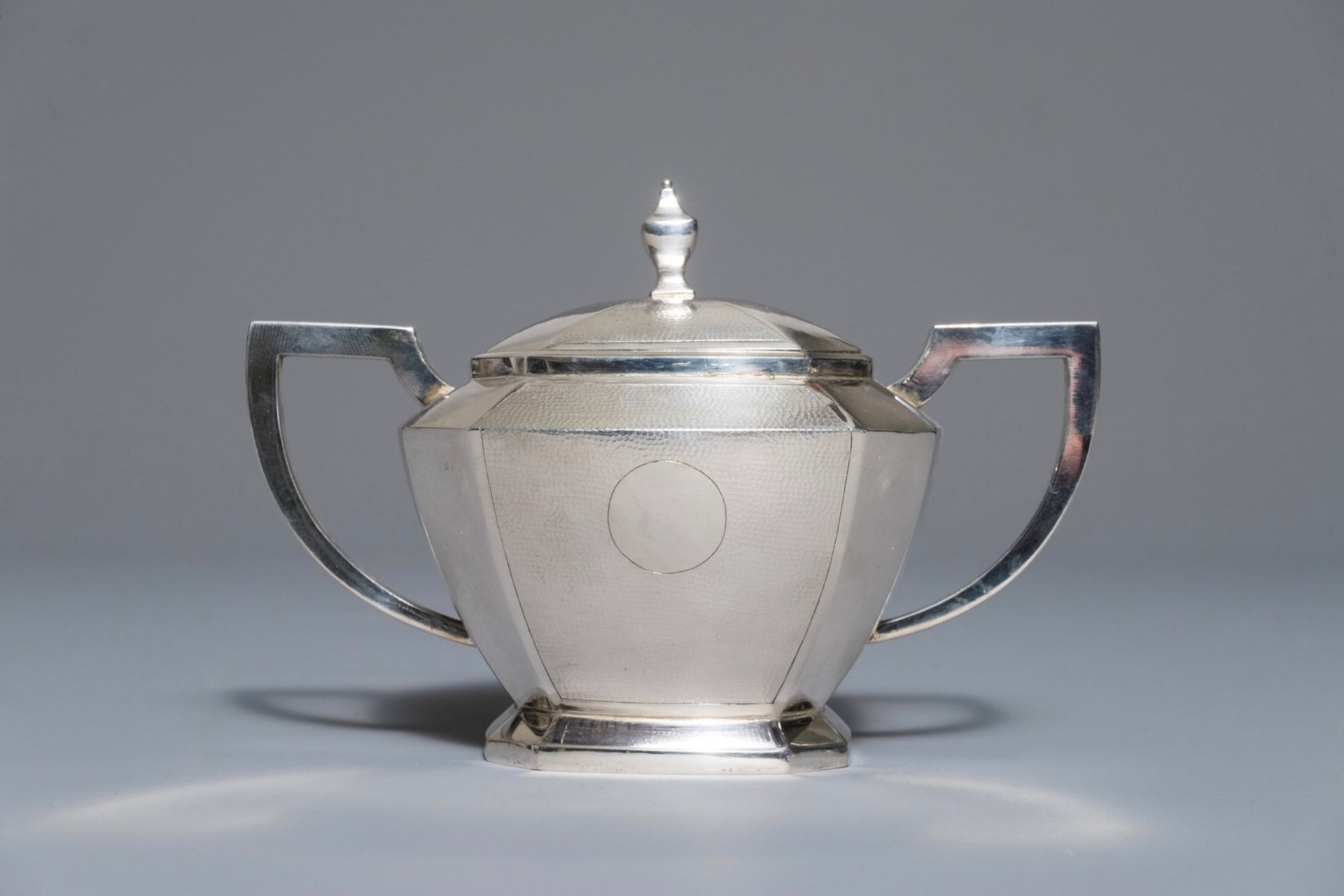 A Chinese silver art deco tea service on tray, Republic, 1st half 20th C. - Image 24 of 32
