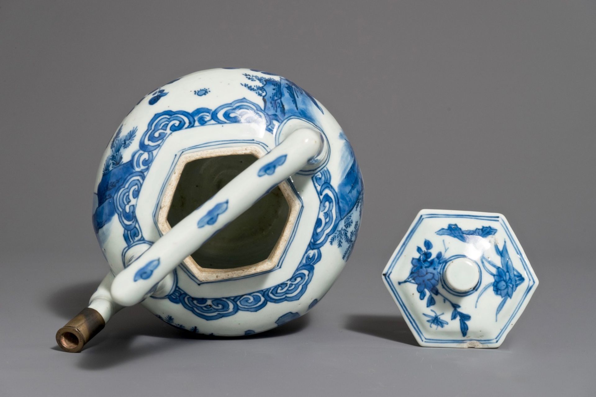 A Chinese blue and white wine jug and cover with silver-mounted spout, Transitional period - Image 6 of 7