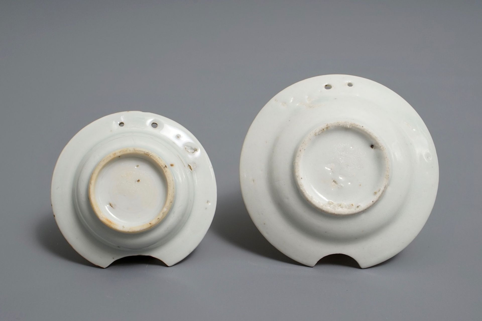 Two Japanese Imari miniature shaving bowls, Edo, 18th C. - Image 2 of 3