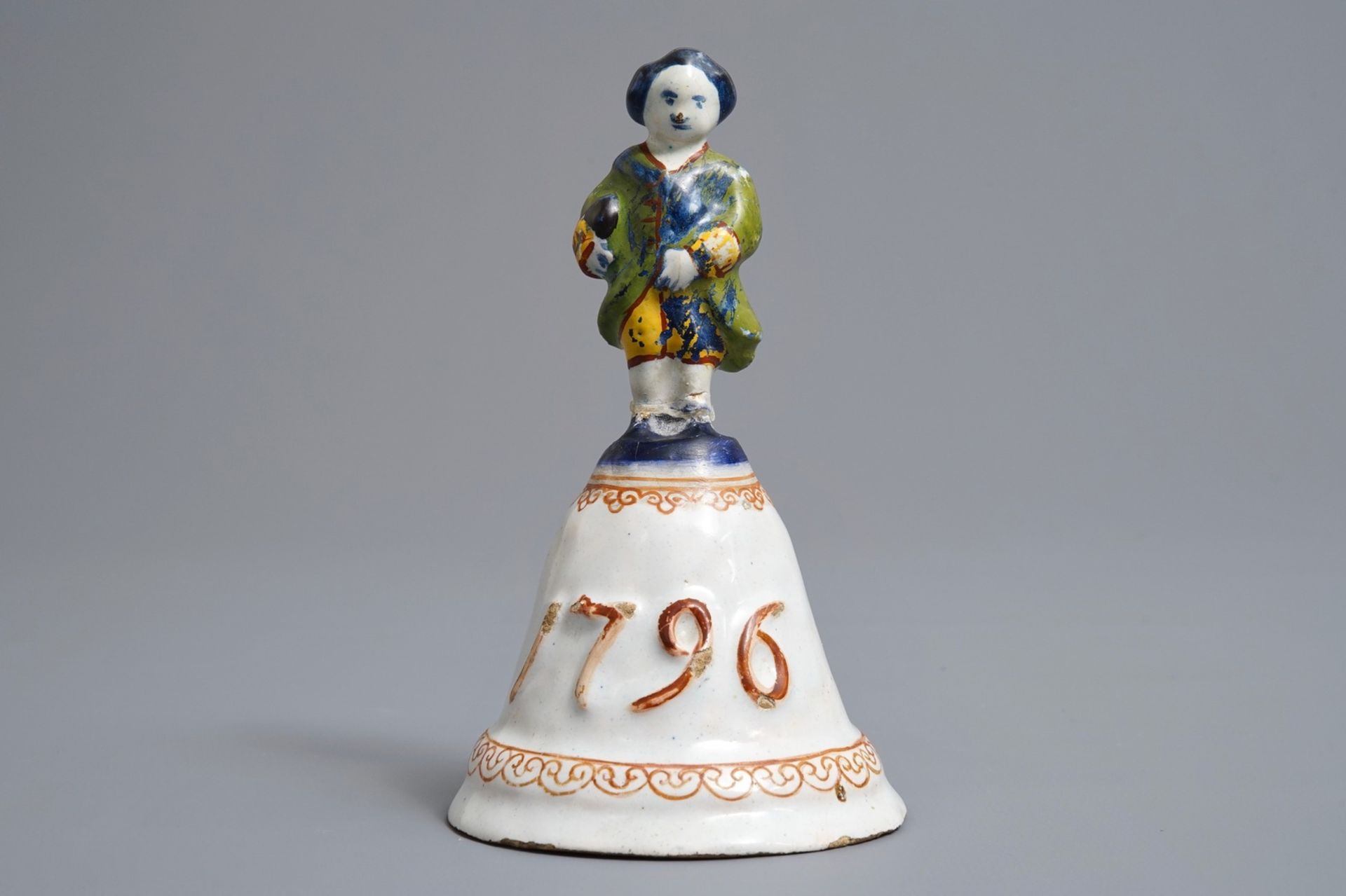 A polychrome Dutch Delft table bell with a noblemand, dated 1796 - Image 2 of 7