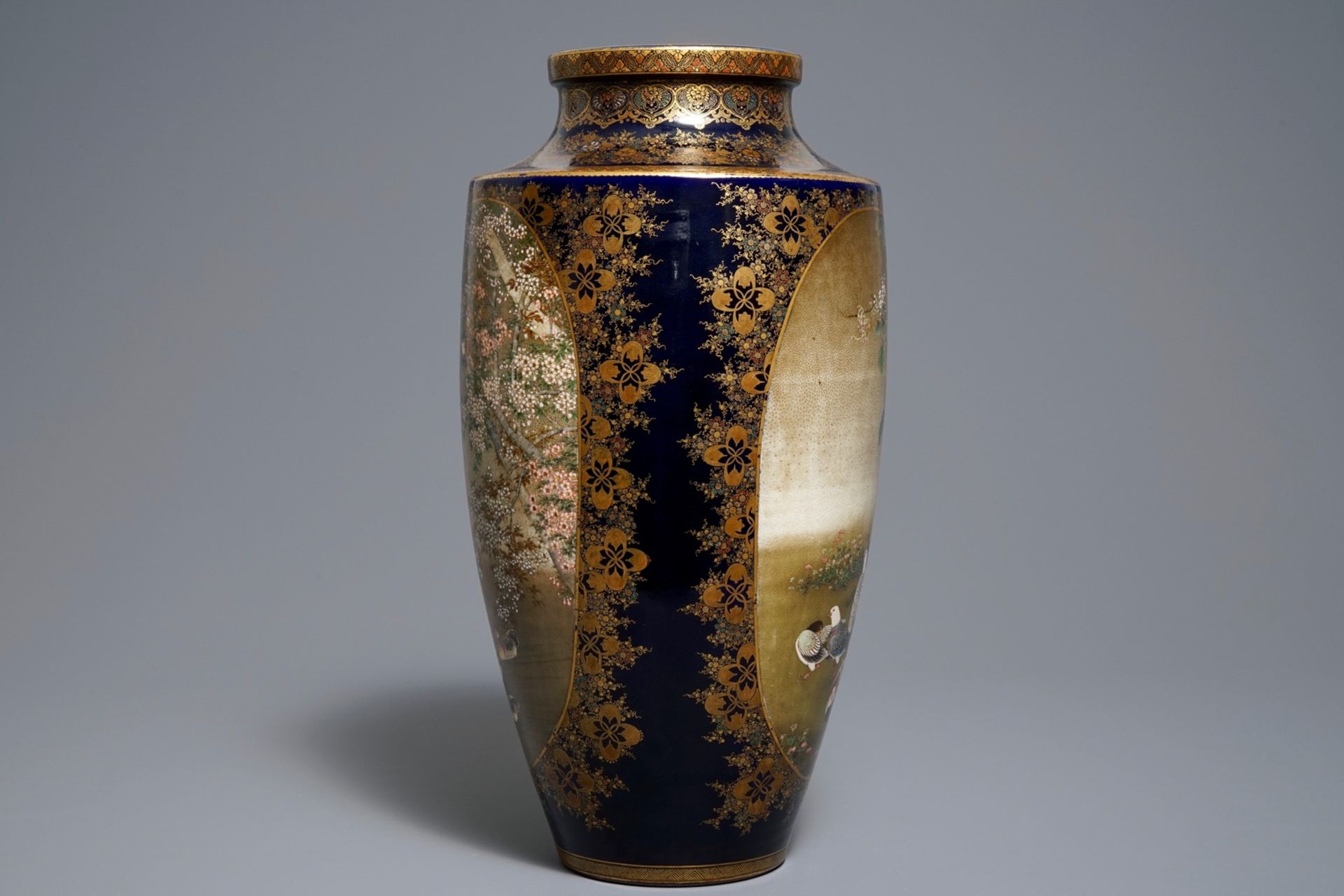 A Japanese Satsuma vase with birds and ducks, Kinkozan mark, Meiji, 19th C. - Image 4 of 6