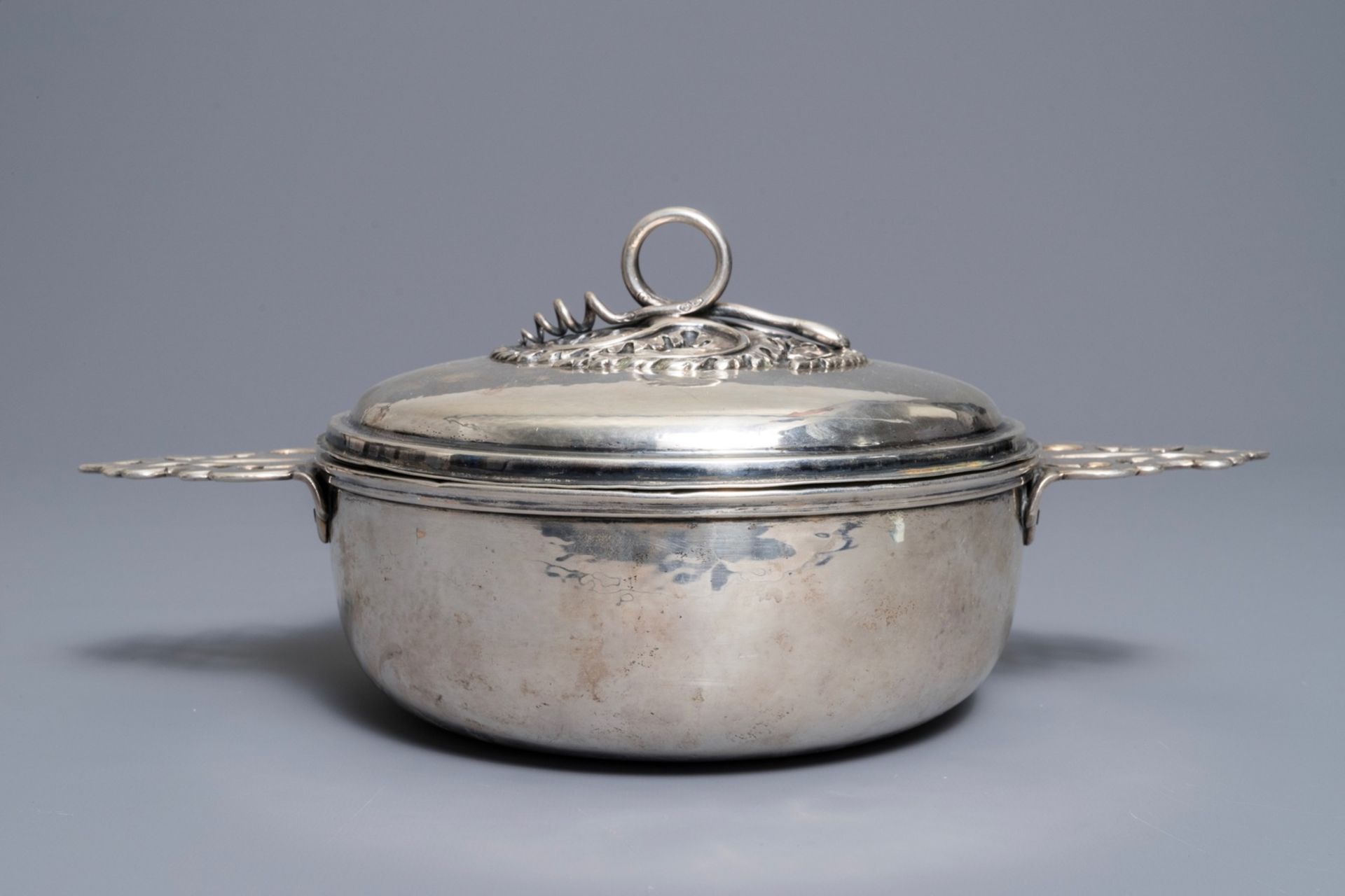 A silver porringer and cover, Petrus de Thieu, Bruges, 1774 - Image 11 of 20