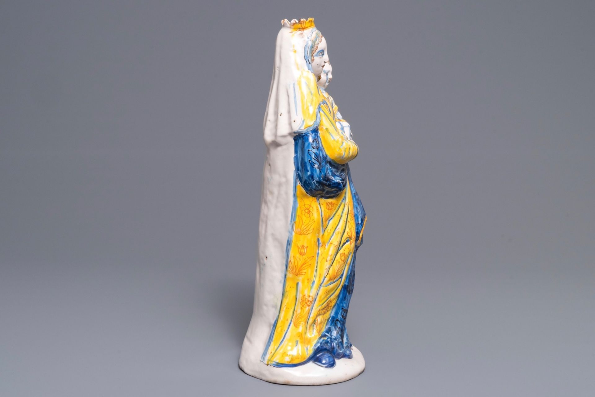 A large French faience figure of the Virgin with Child, Nevers, 17th C. - Image 3 of 7