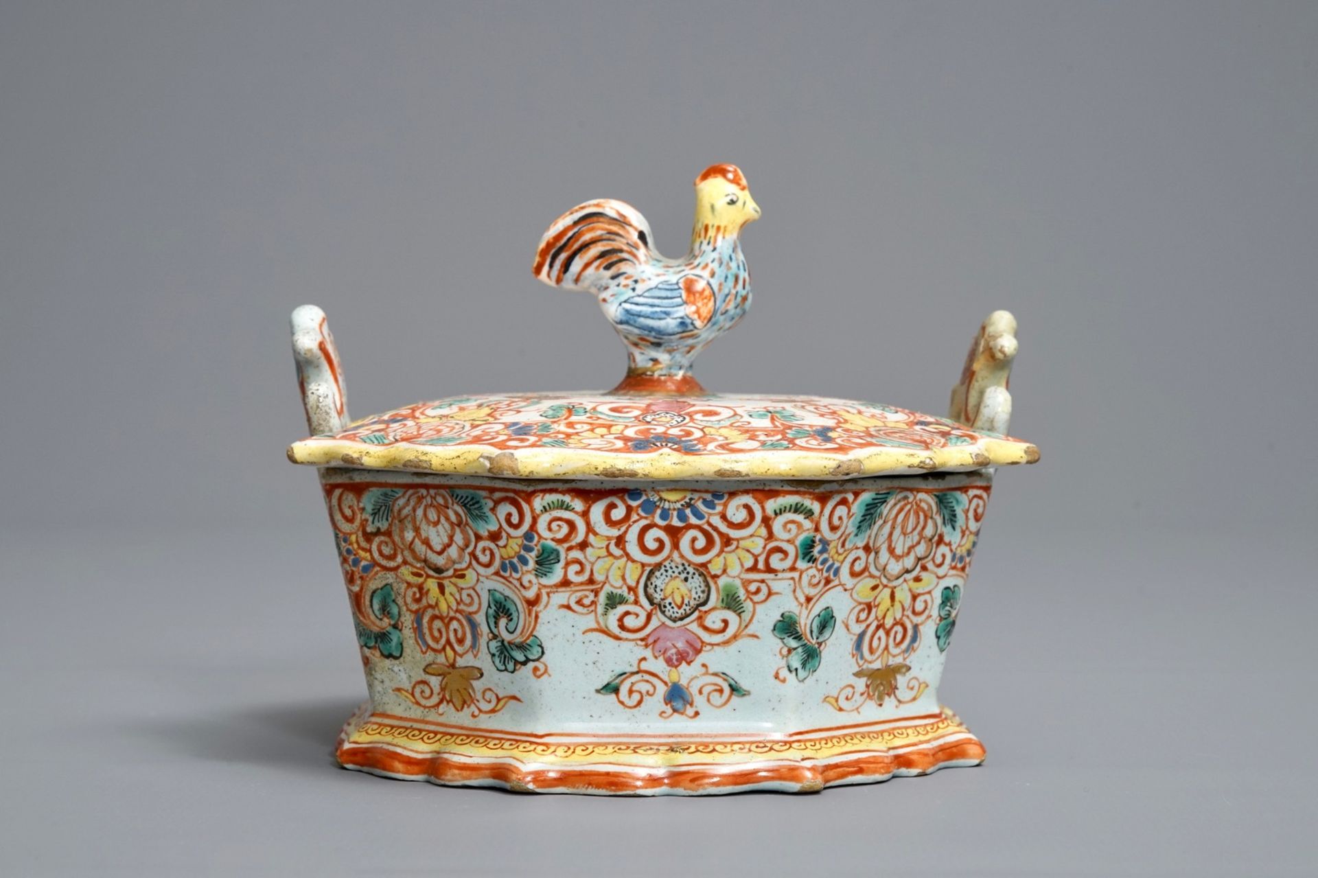 A polychrome petit feu and gilded Dutch Delft rooster-topped butter tub, 1st half 18th C. - Image 2 of 8