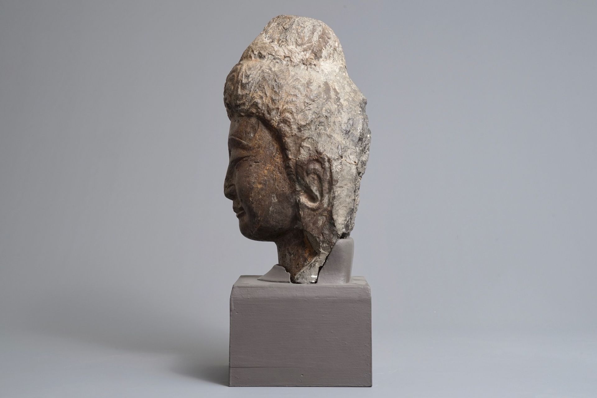 A Chinese carved limestone head of Buddha, Northern Wei (386-535) - Image 5 of 27