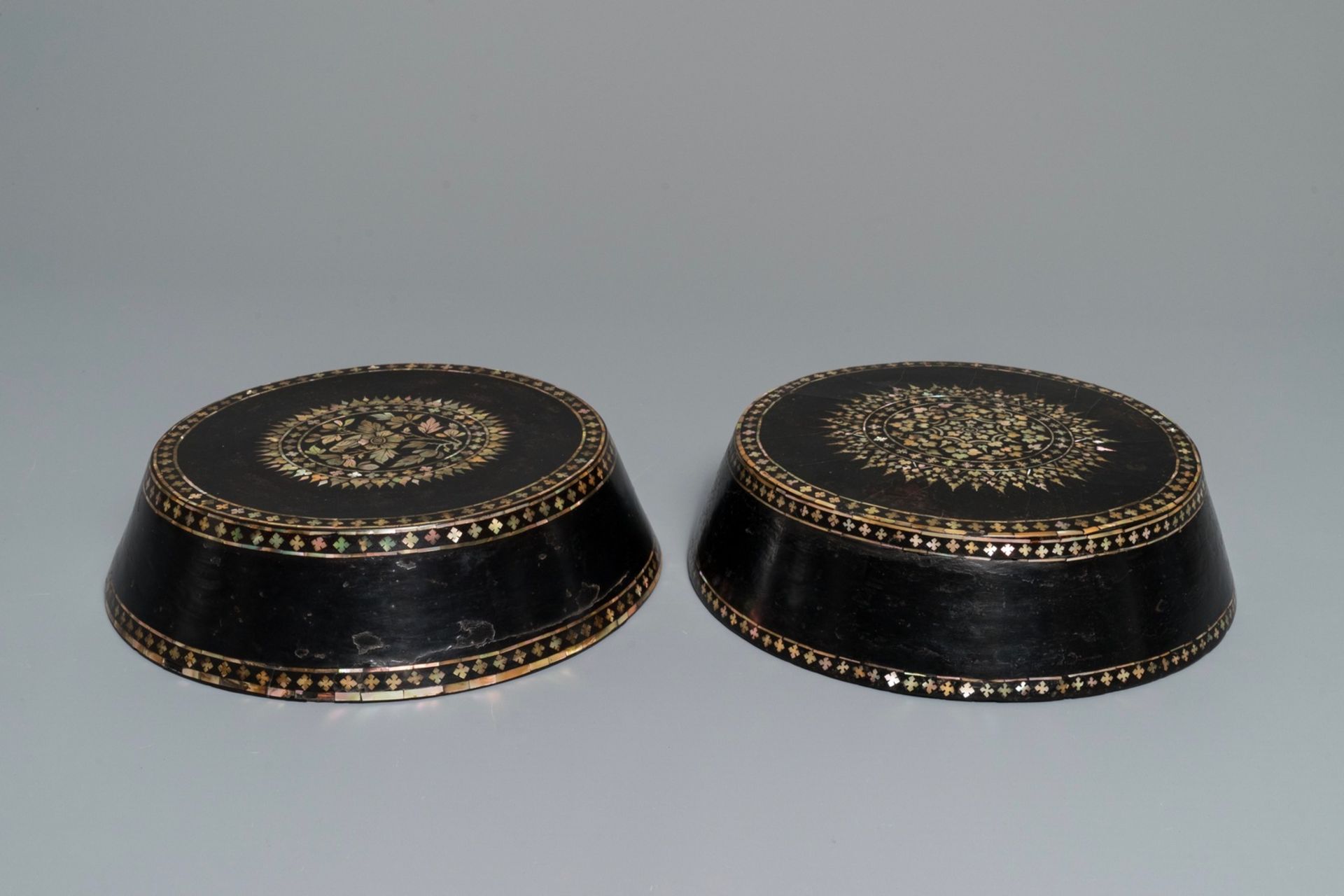 A varied collection of mother-of-pearl and mica-inlaid lacquerware, Southeast Asia, 19/20th C. - Image 9 of 10