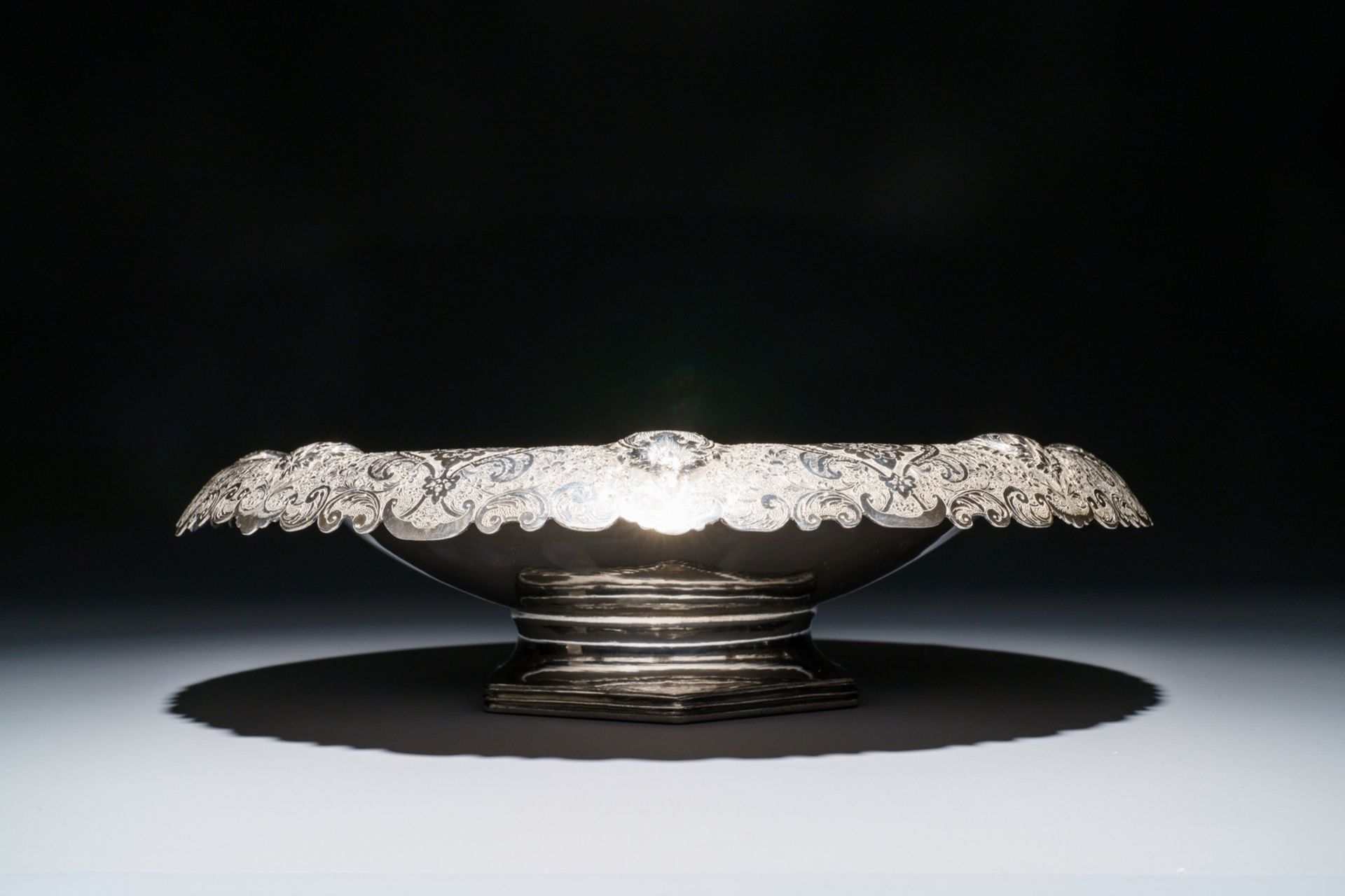 An engraved silver bowl on stand, Iran, 1967-1979 - Image 6 of 9