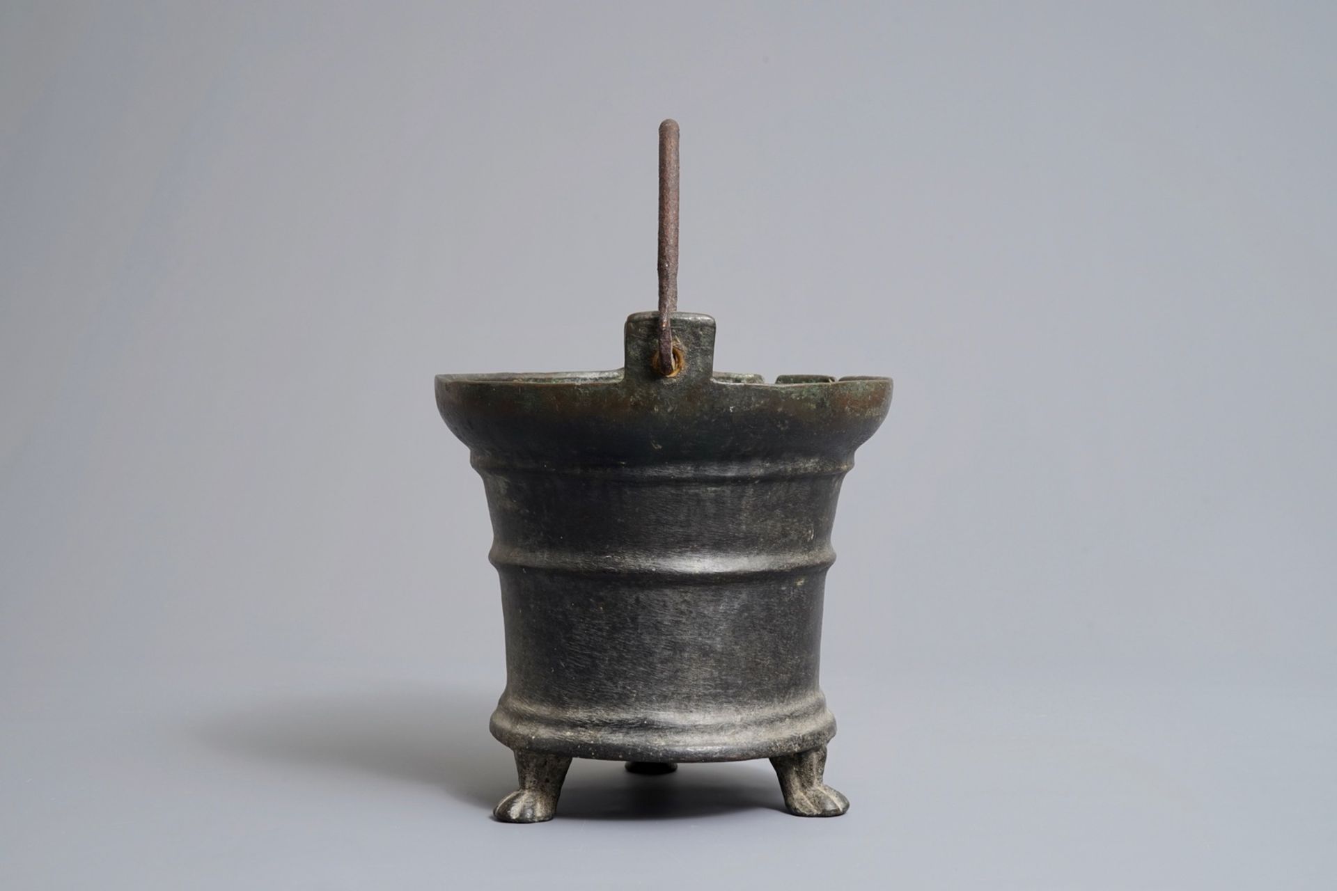 A bronze holy water bucket on lion paw feet, Southern Netherlands, 16th C. - Image 4 of 7