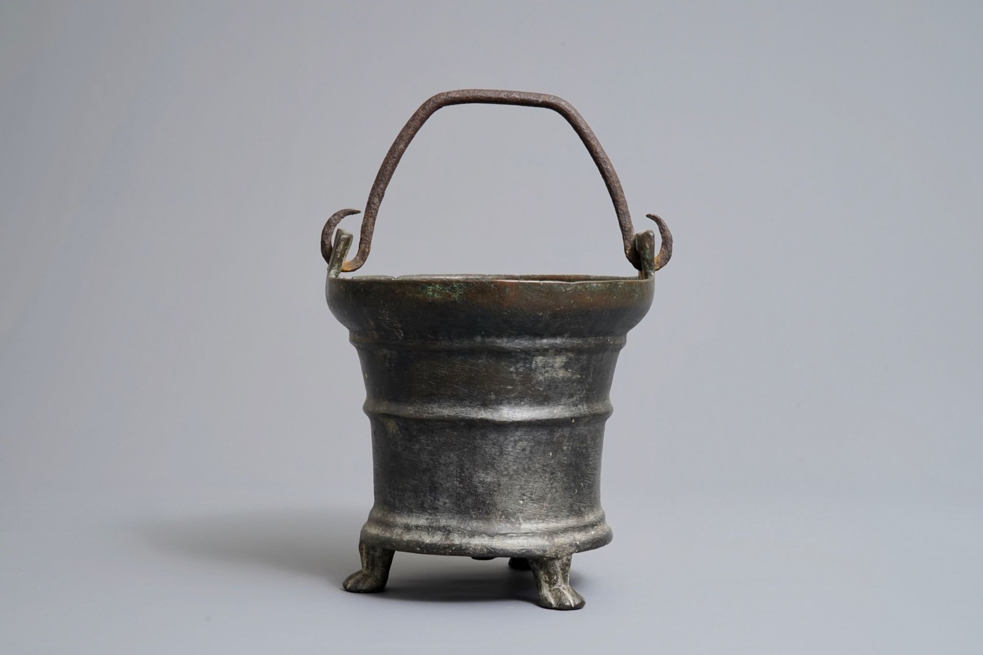 A bronze holy water bucket on lion paw feet, Southern Netherlands, 16th C. - Image 3 of 7