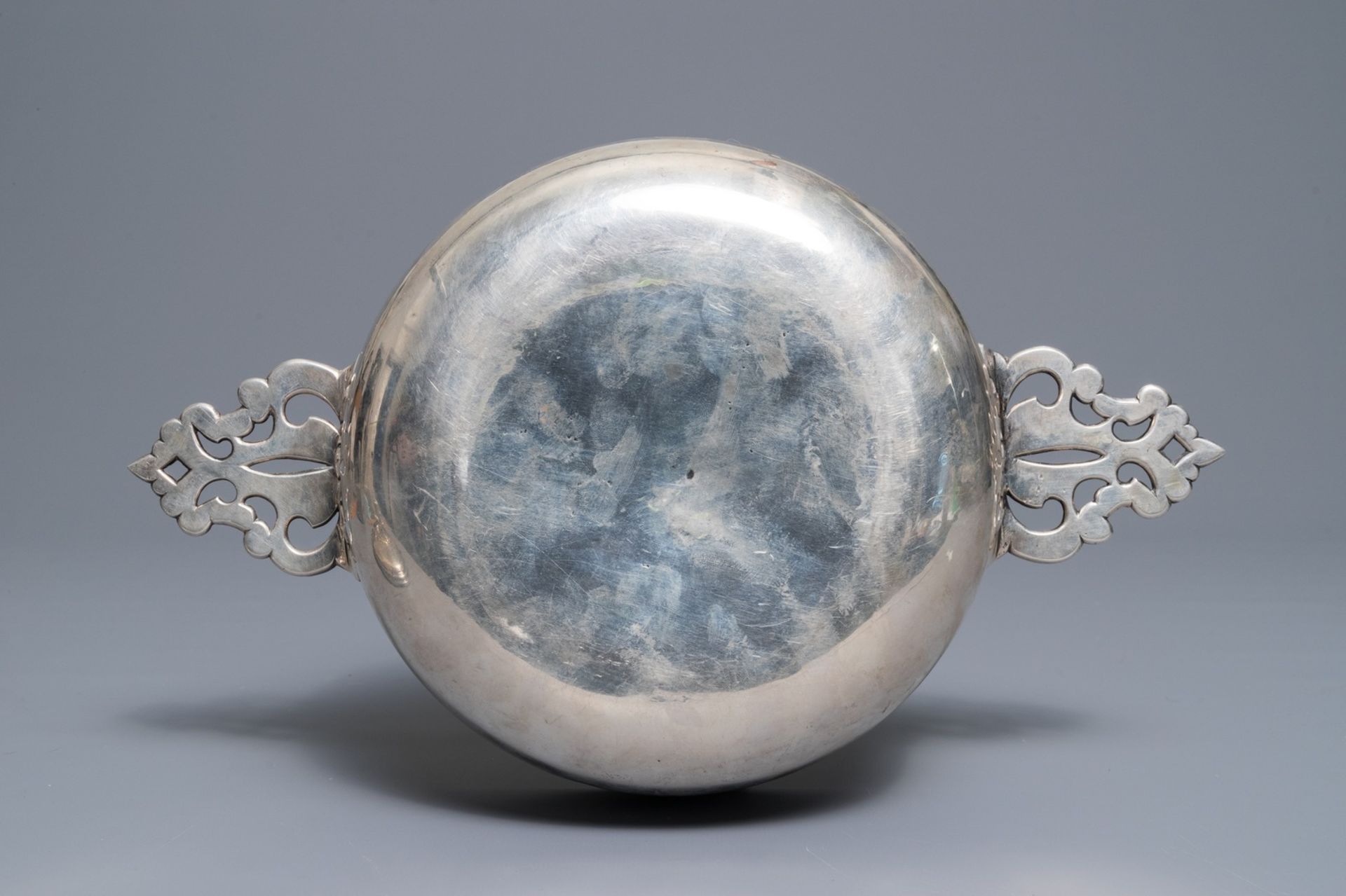 A silver porringer and cover, Petrus de Thieu, Bruges, 1774 - Image 17 of 20