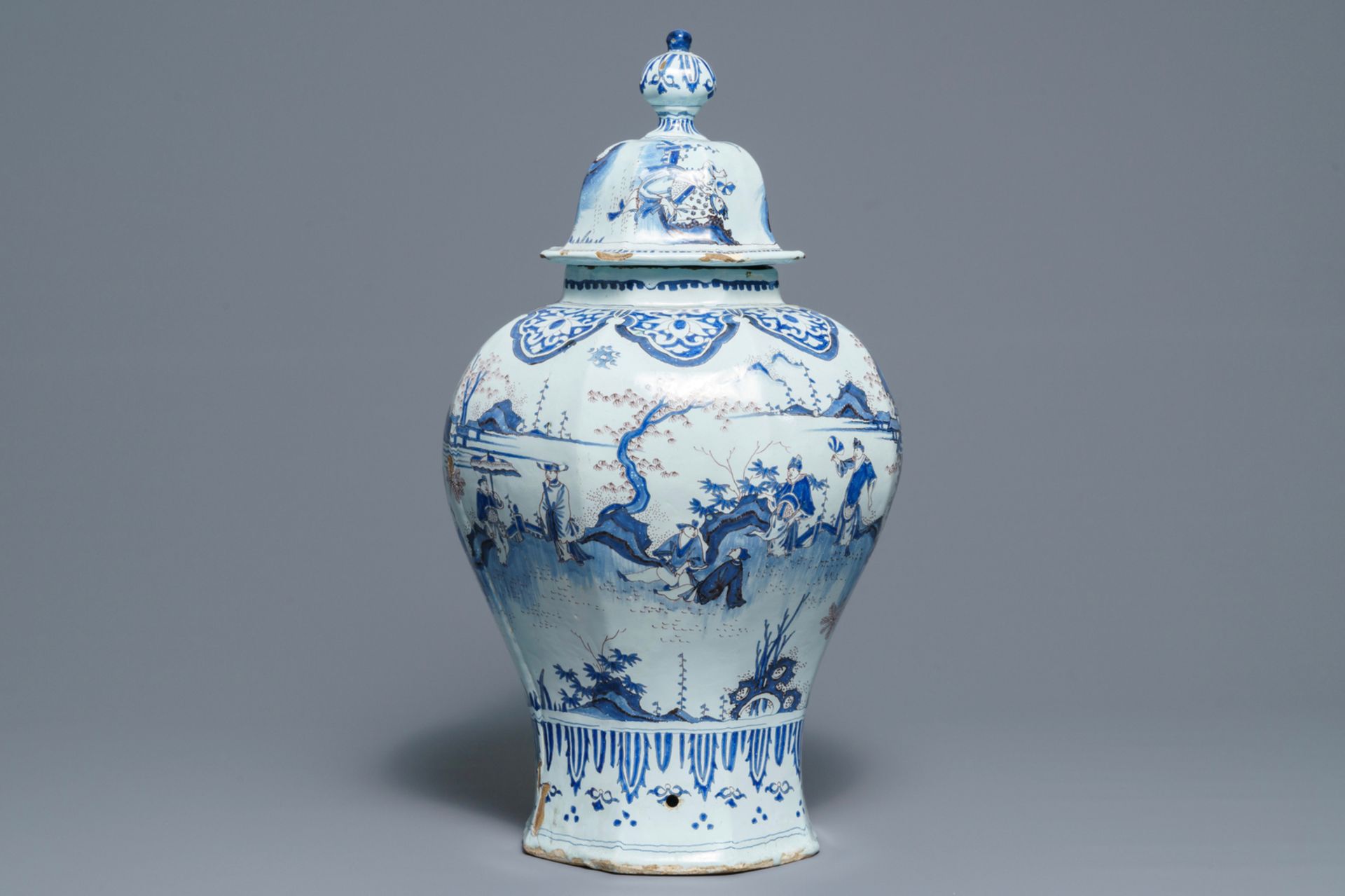 A large blue, white and manganese octagonal chinoiserie vase and cover, Nevers, 18th C. - Image 3 of 7