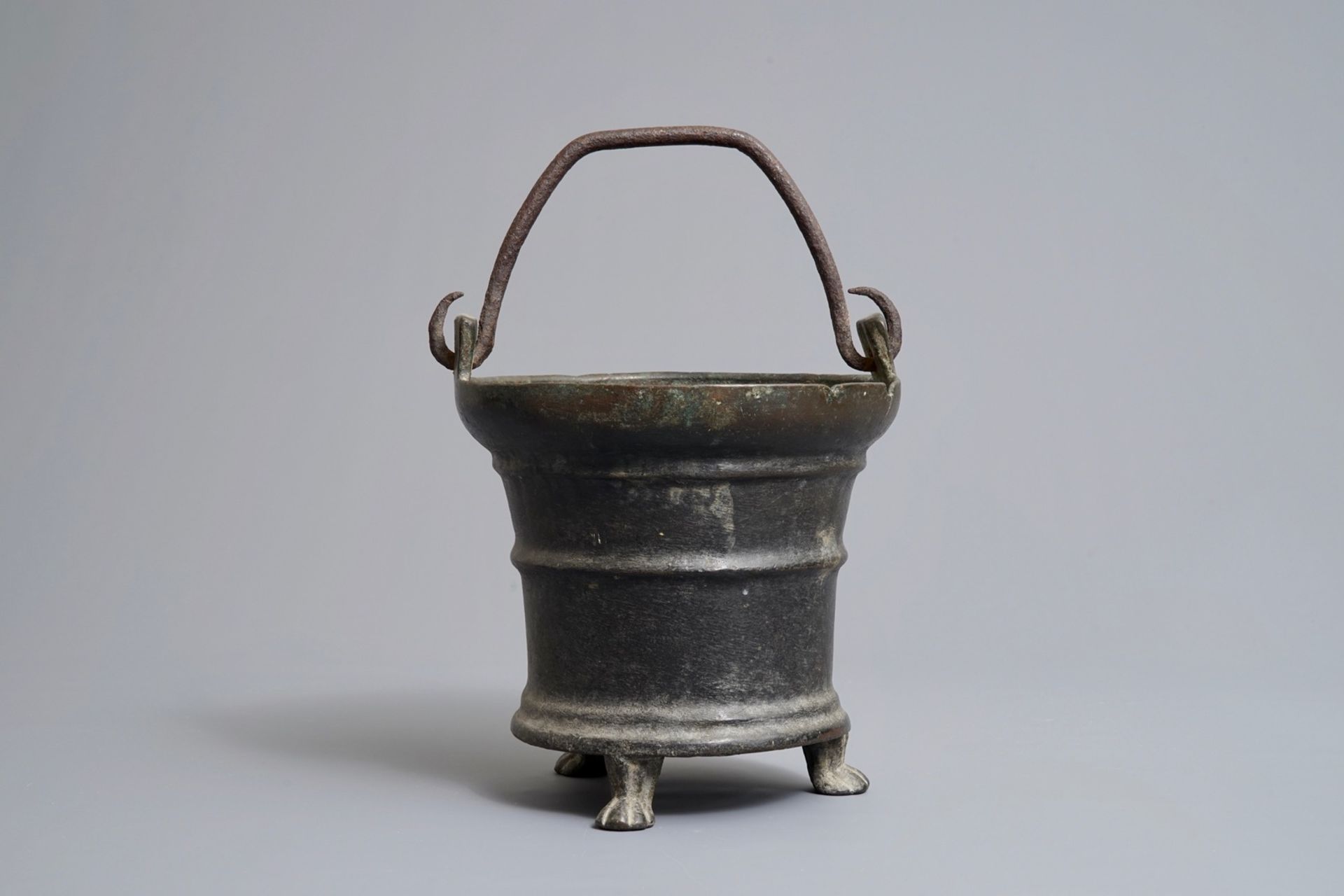 A bronze holy water bucket on lion paw feet, Southern Netherlands, 16th C. - Image 5 of 7