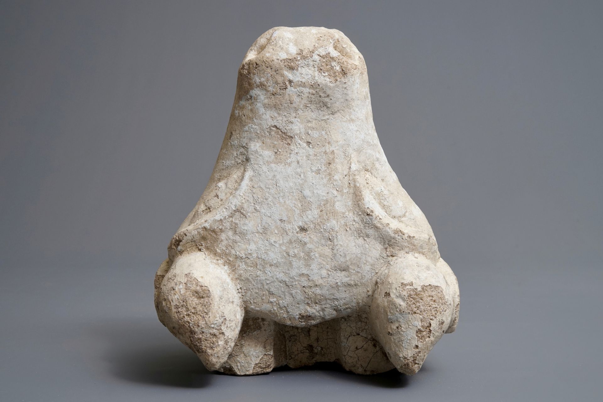 A carved stone fountain head in the shape of a buffalo, 17/18th C. - Image 6 of 7