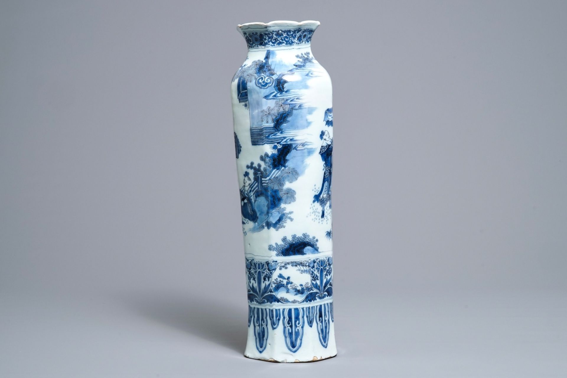 An octagonal Dutch Delft blue and white chinoiserie vase, 17th C. - Image 4 of 6