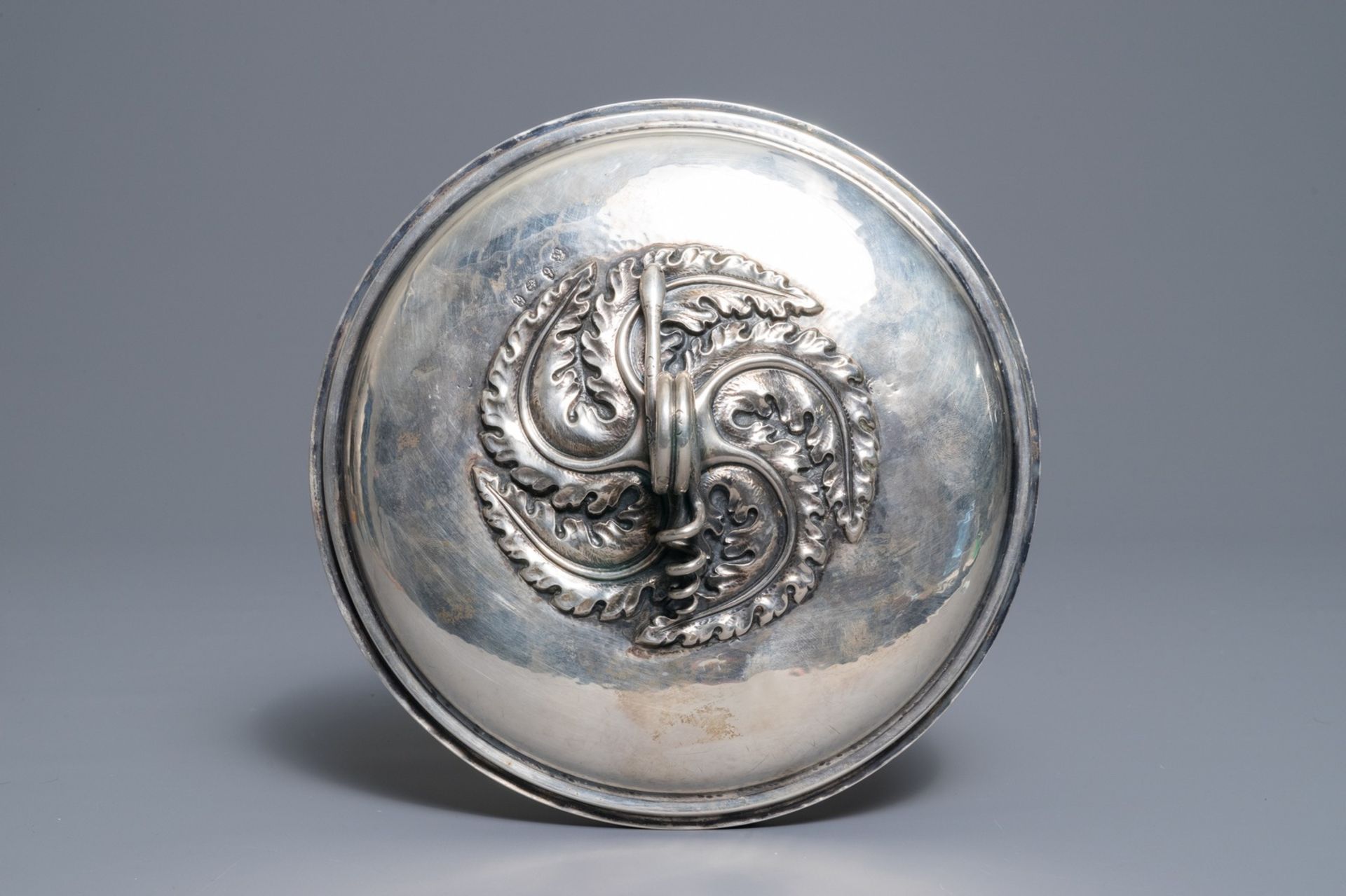 A silver porringer and cover, Petrus de Thieu, Bruges, 1774 - Image 19 of 20