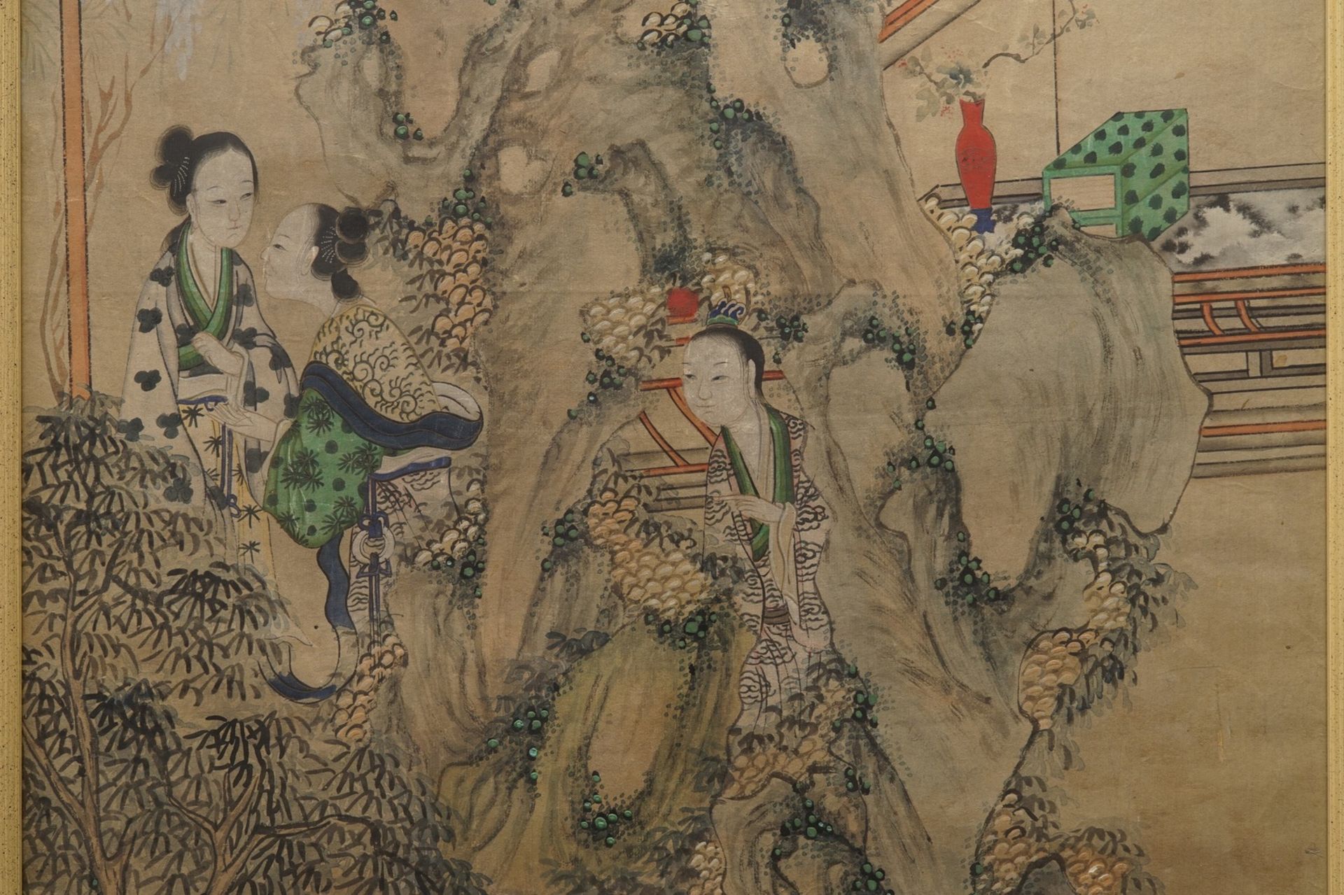 Chinese school: A view on the spring palace, 16/17th C. and 'Guanyin with servants', 19th C. - Image 4 of 10