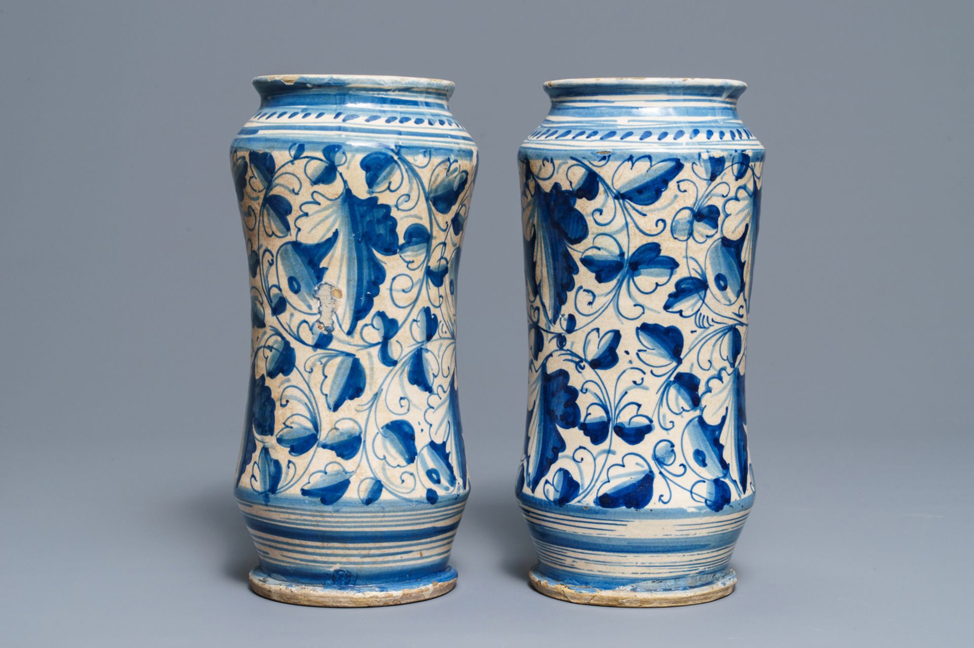 A pair of blue and white Italian maiolica 'a foglie' albarelli, 17th C.