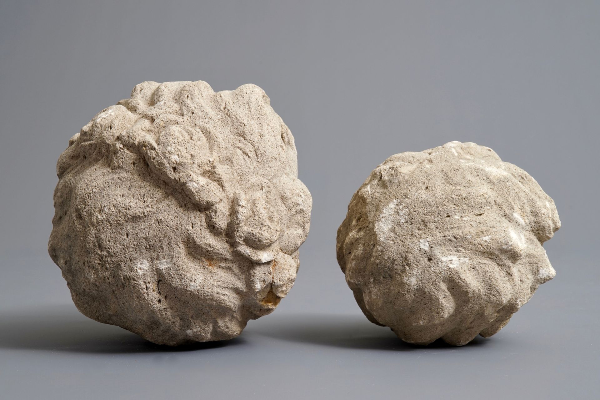 Two carved stone cherub's heads, poss. France, 17th C. - Image 7 of 7