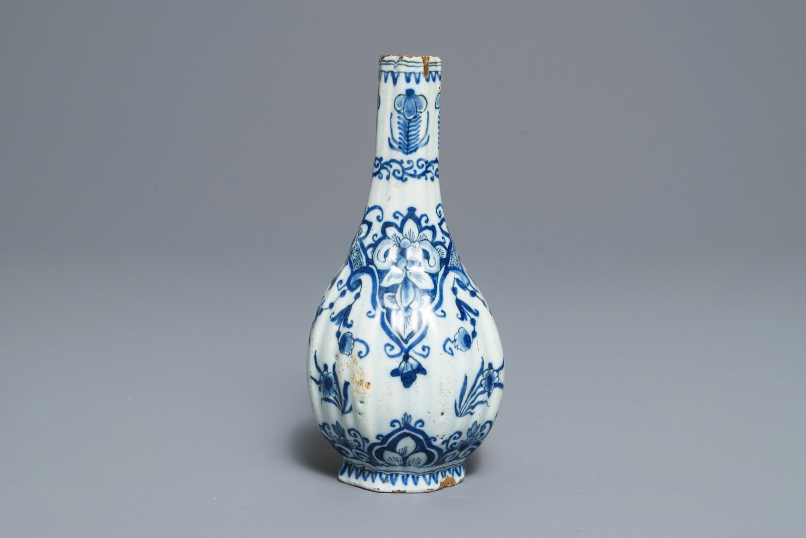 Two Dutch Delft blue and white chargers, an oval dish and a vase, 18th C. - Image 9 of 13