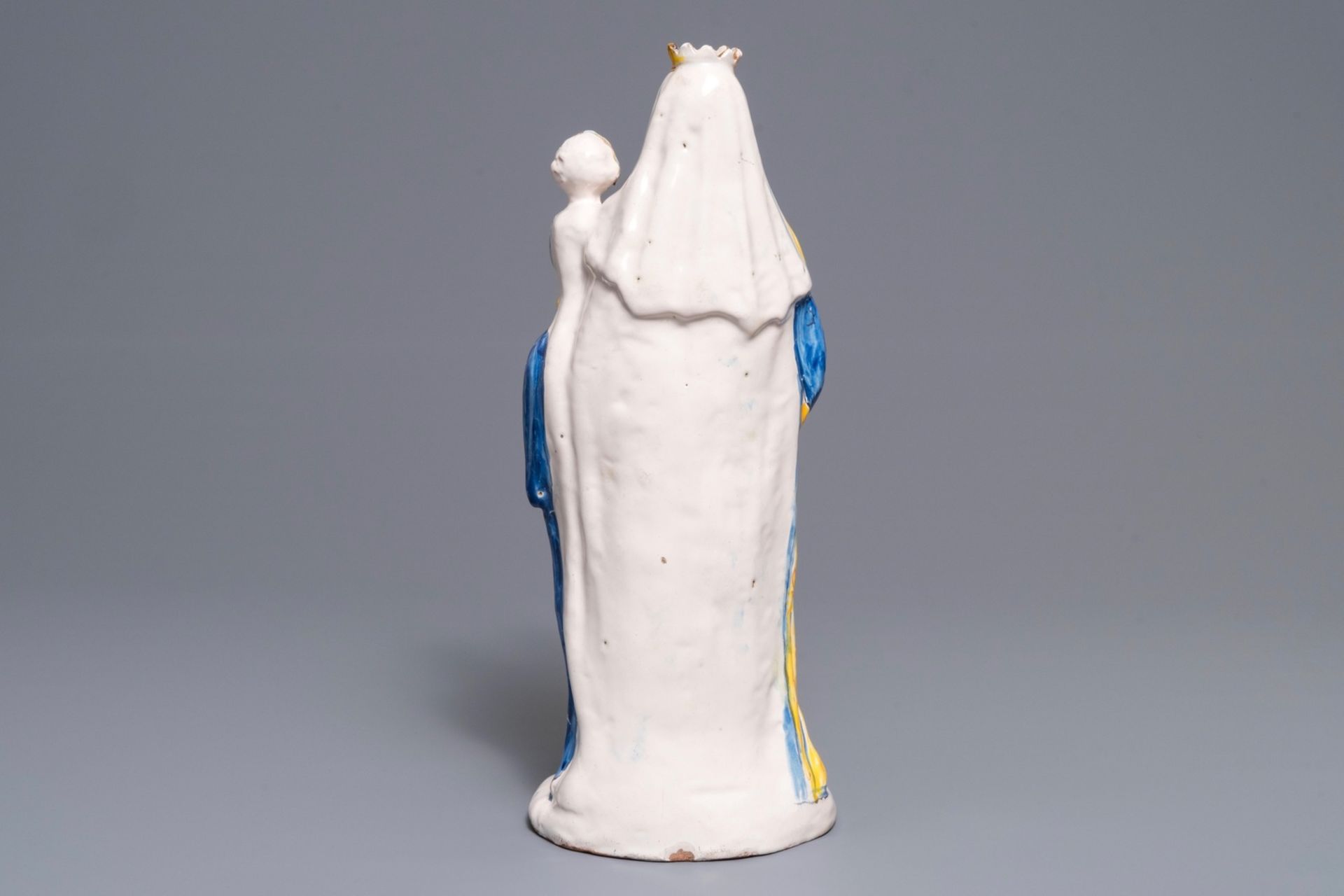 A large French faience figure of the Virgin with Child, Nevers, 17th C. - Image 4 of 7