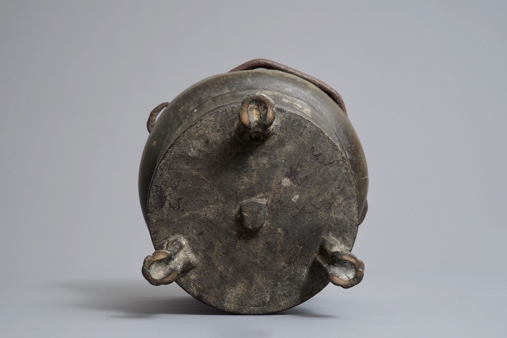 A bronze holy water bucket on lion paw feet, Southern Netherlands, 16th C. - Image 6 of 7