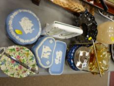 Mixed parcel of china and glassware including Royal Winton small dish, Wedgwood Jasperware etc