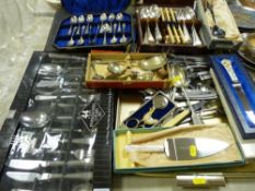 Parcel of loose and cased cutlery