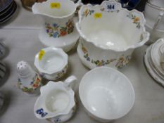 Quantity of Aynsley 'Cottage Garden' decorative china
