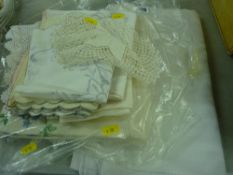 Small quantity of vintage linen