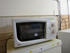 White LG microwave oven E/T