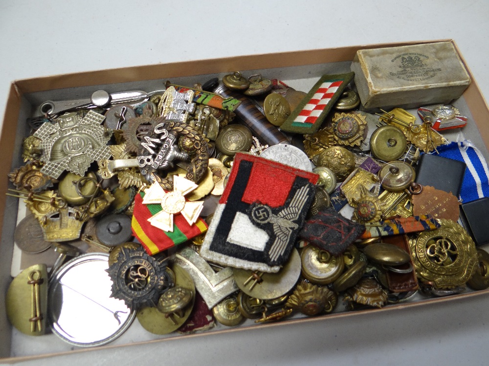 A parcel of various military badges, buttons etc - Image 3 of 3