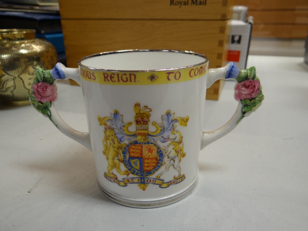 A rare Paragon twin-handled 1935 Silver Jubilee Commemorative cup - Image 6 of 6