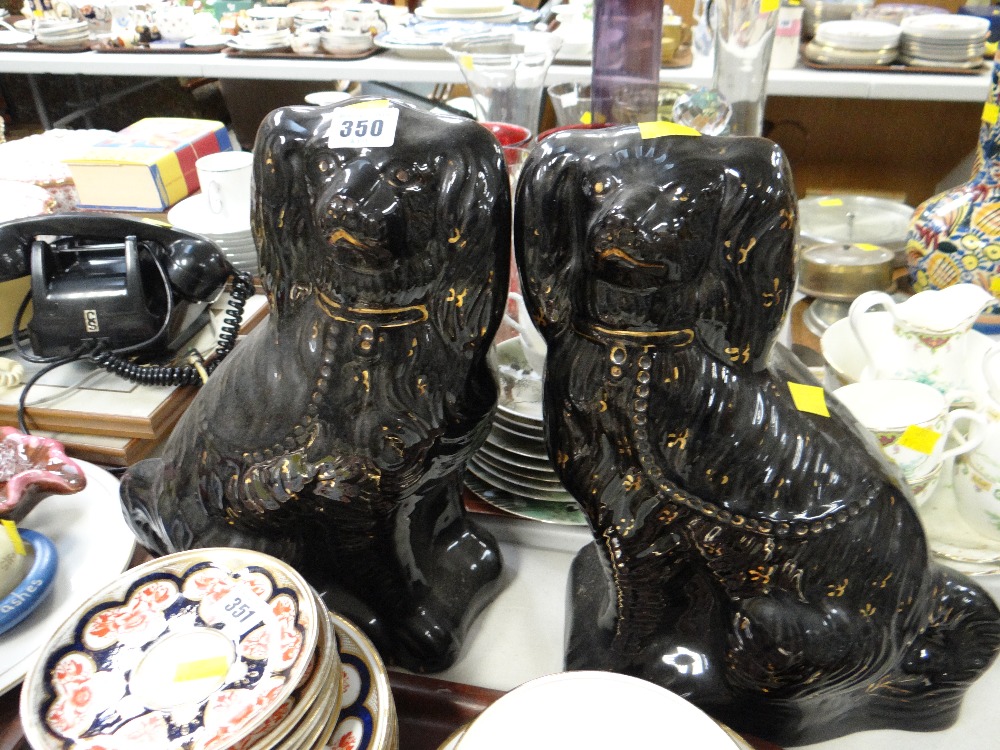 A pair of black & gilt decorated Staffordshire dogs - Image 3 of 3