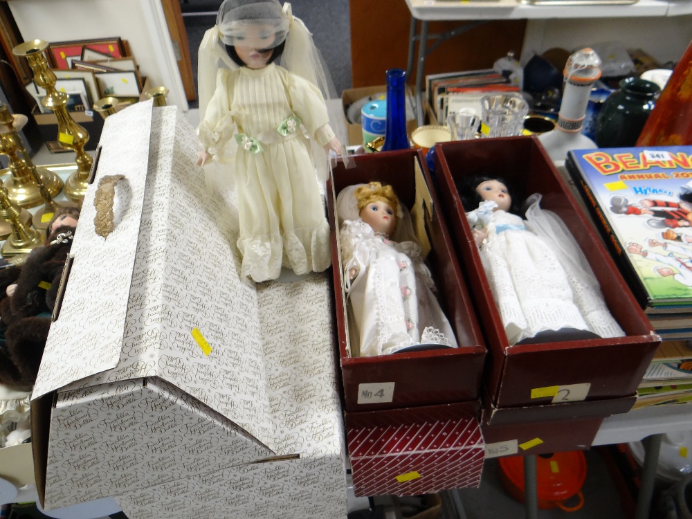 A collection of nine boxed & loose collector's dolls including Franklin Mint Heirloom Dolls - Image 2 of 9