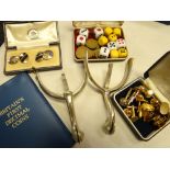 Parcel of collectables including military spurs, Welch Regiment enamel & 9ct gold cufflinks &