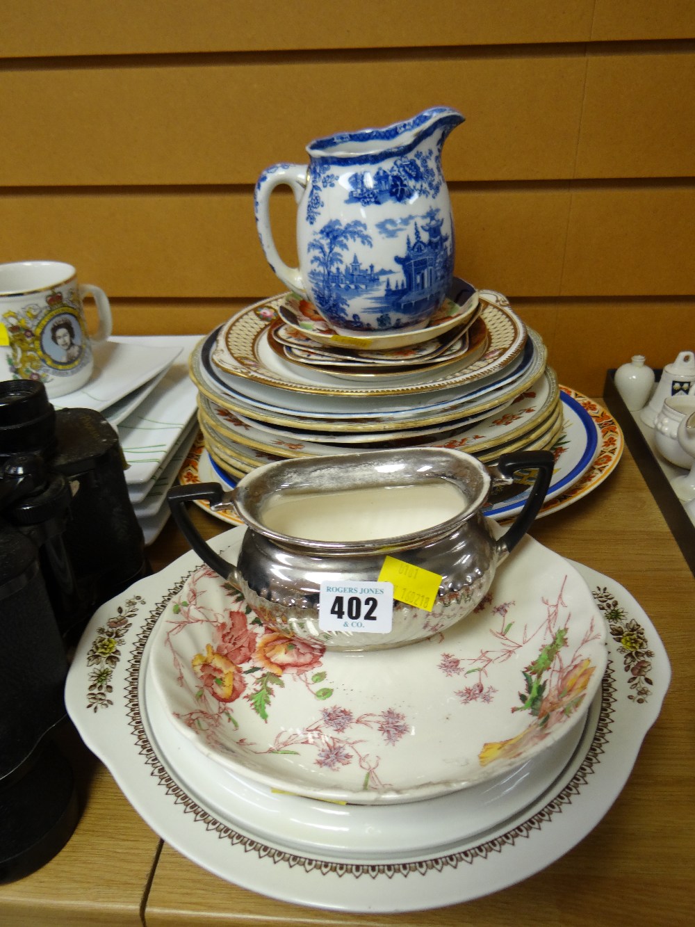 Parcel of mixed china mainly plates