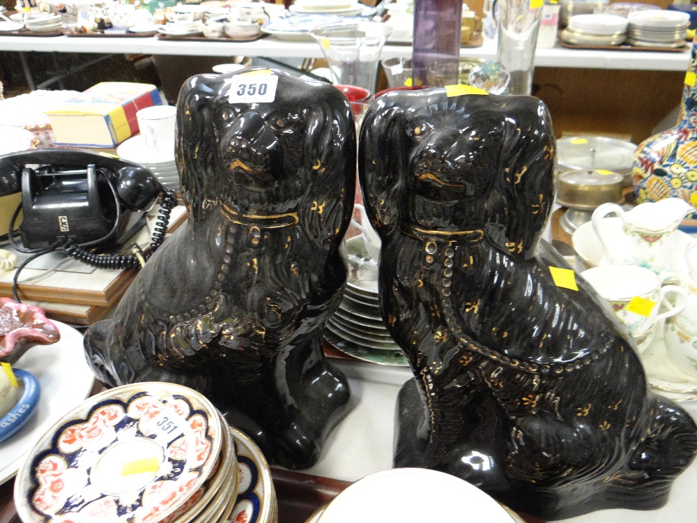 A pair of black & gilt decorated Staffordshire dogs - Image 2 of 3