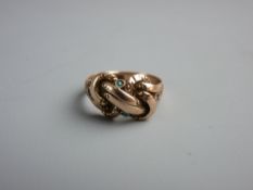 A CIRCA 1900 NINE CARAT GOLD KNOT RING, ring size 'S', 5.5 grms
