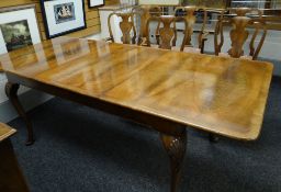 CROSS-BANDED MAHOGANY EXTENDING DINING TABLE & SIX (4+2) CHAIRS with single centre leaf, 213cms