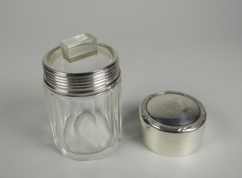 A FACETED GLASS & SILVER SCENT BOTTLE with original interior stopper, the silver lid with monogram - Image 2 of 2