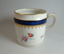 A RARE LATE EIGHTEENTH CENTURY PINXTON POTTERY TANKARD decorated with sprigs of flowers, possibly by