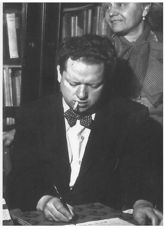 DYLAN THOMAS LP 'Reading Volume 1' signed by the poet on the upper-sleeve and inscribed 'My name - Image 4 of 4