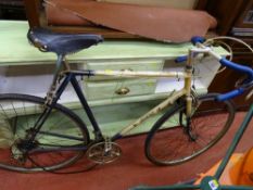 Vintage racing bike with Brookes leather effect seat
