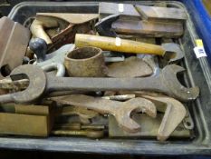 Tray of vintage hand tools