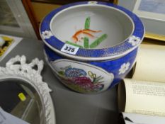 Oriental decorated brush pot