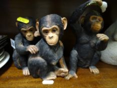 Country Artist model of a chimp family