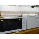 Cookworks microwave oven and an Hinari Homebaker bread machine E/T