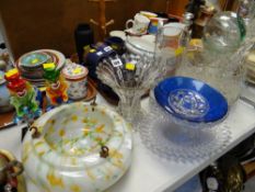 A parcel of various glassware including bowls, vases, two Murano-style clowns & a milk glass ceiling