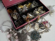 Box of various costume jewellery, earrings, brooches & rings