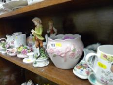 Mixed quantity of pottery and bone china ornamental ware